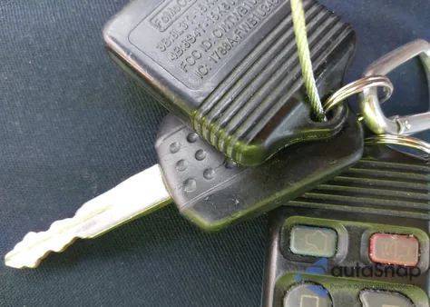 2009 Mercury Grand Marquis Ls (Fleet Only) z USA, uszkodzony, nr VIN 2MEHM75V29X628319